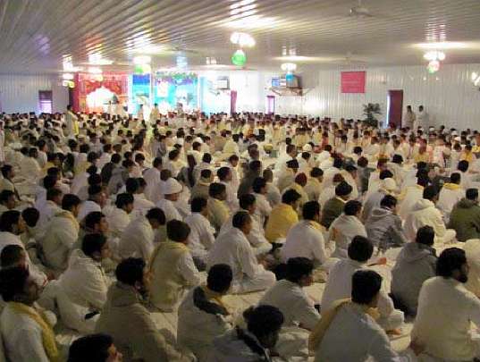 4 Jan 12 4.jpg - 1,000 Maharishi Vedic Pandits reciting Maharudrabishik during 12 January 2010 celebration.